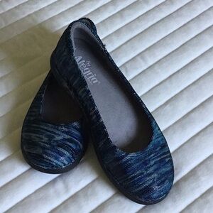 Algeria blue leather slip ons